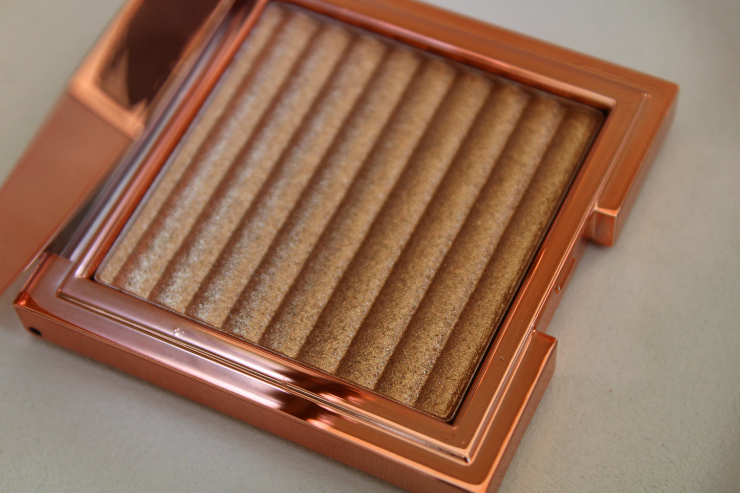 .shine- palette highlighter with mirror