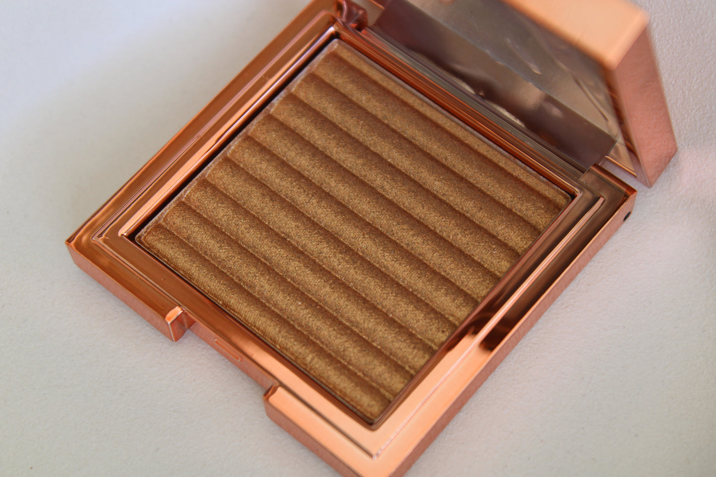 .shine- palette highlighter with mirror