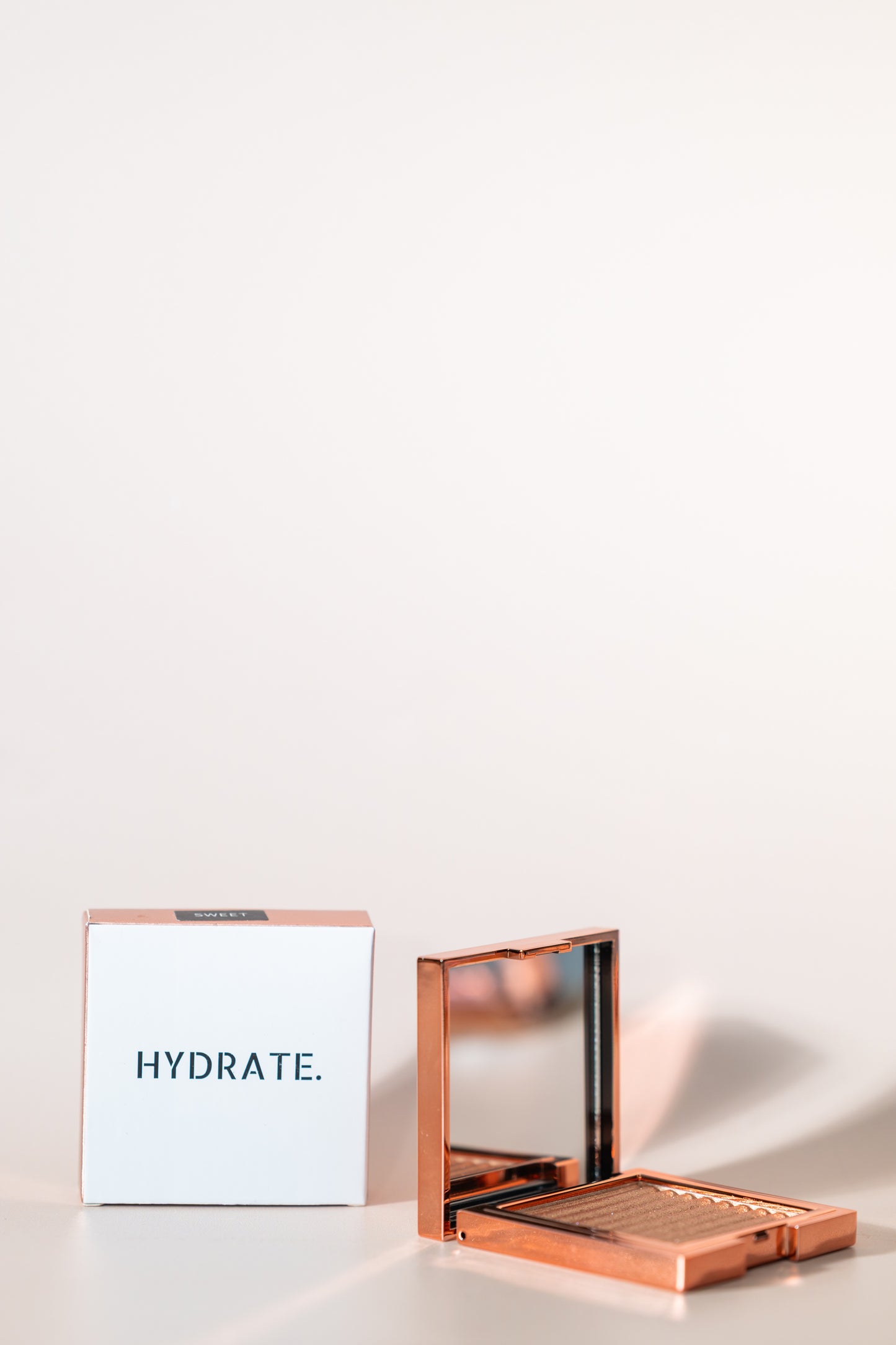 .shine- palette highlighter with mirror