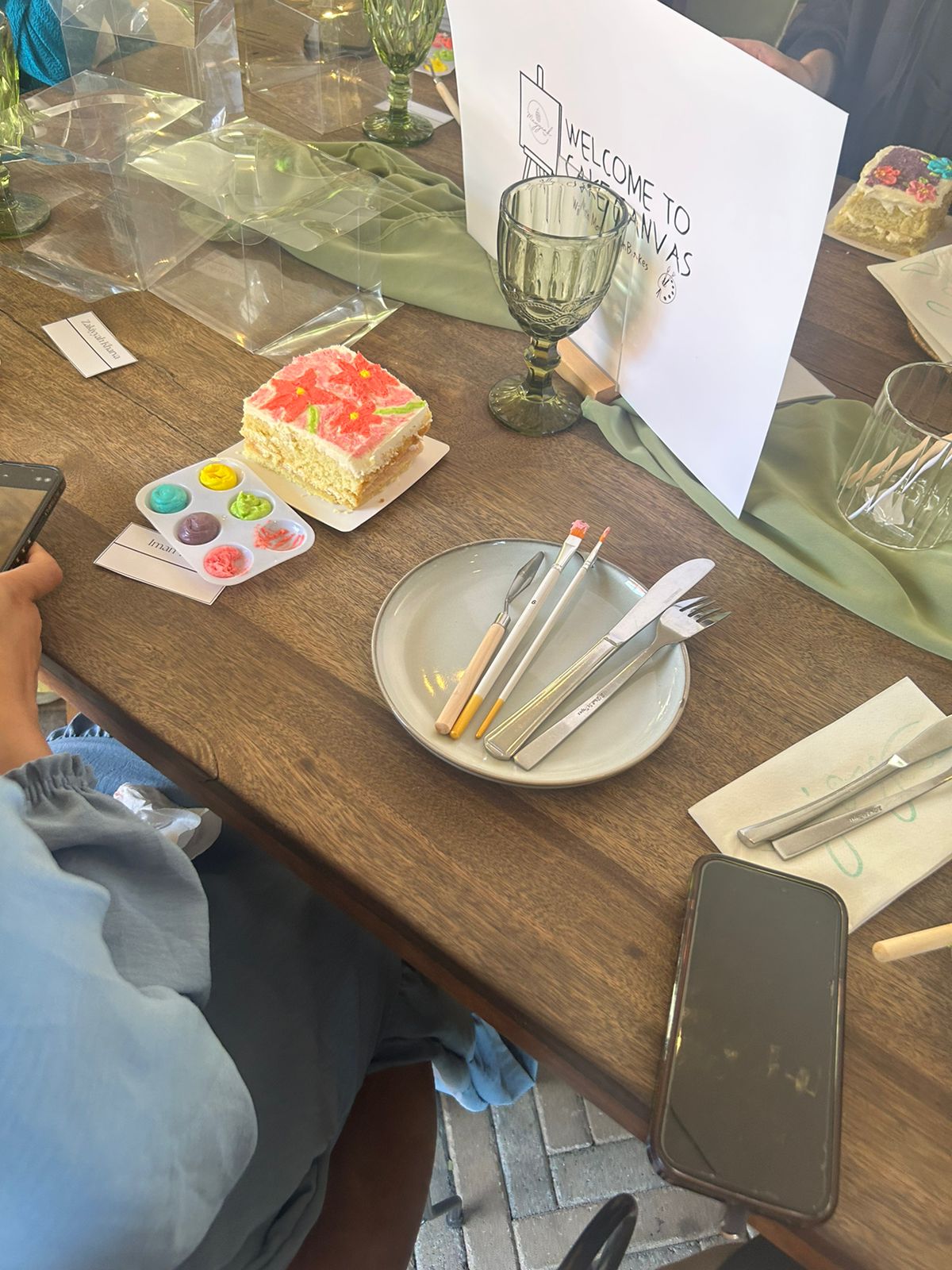 Cake decorating class with mayyeah bakes-Hosted at net set padel Sandton